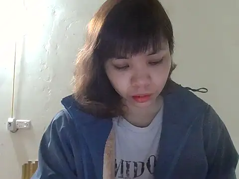 Angela-Eira online show from 12/17/25, 08:59