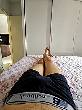 matheus387 online show from 10/27/25, 04:44