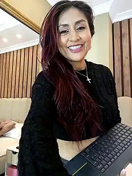 MonicaMoret online show from 02/05/25, 11:23