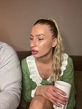 belle98 online show from 12/13/25, 07:53