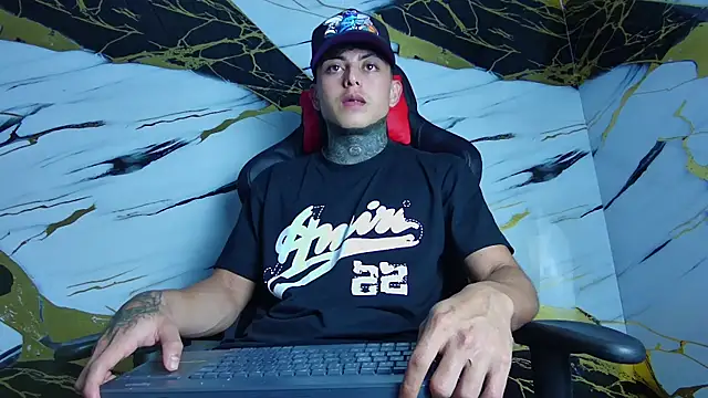 Kevin22 222 online show from 02/04/25, 06:04