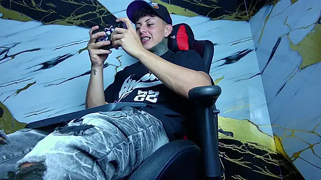 Kevin22 222 online show from 02/04/25, 09:07