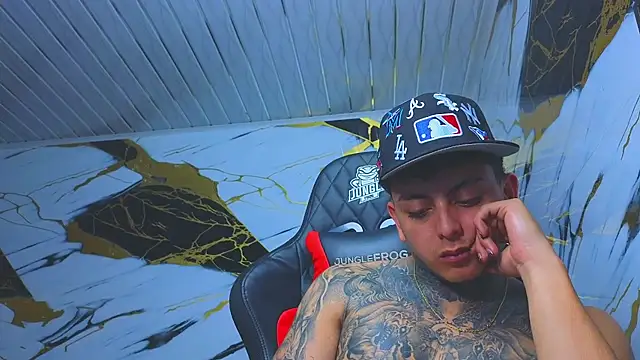 Kevin22 222 online show from 11/27/25, 05:09