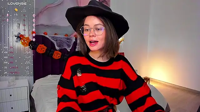 Kelly Cuutie online show from 10/26/25, 01:11