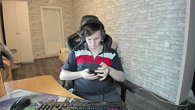 iliaskrislove online show from 03/19/25, 08:11