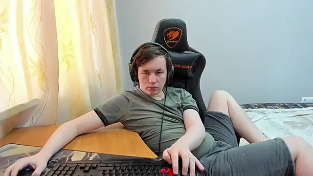 iliaskrislove online show from 04/12/26, 01:16