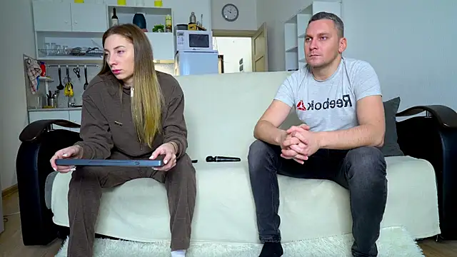 littlesweettifany online show from 11/18/25, 11:03