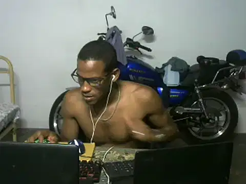 Snapshot of michel_sc chatting on 05/21/26, 05:36 michel sc online show from 05/21/26, 05:36