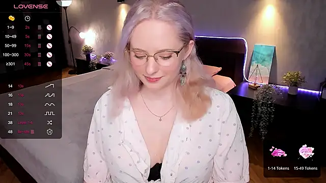 Aemilia  online show from 02/09/25, 07:27