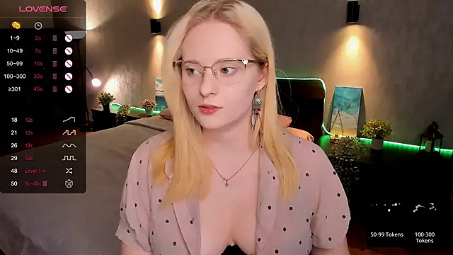 Aemilia  online show from 03/22/25, 05:28