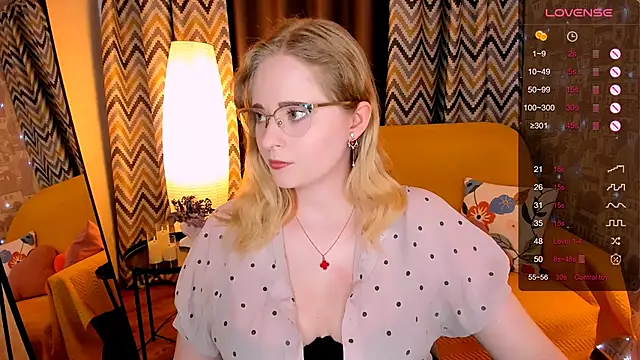 Aemilia  online show from 03/29/26, 08:47