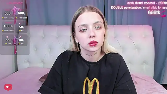 Alice Halle online show from 10/14/25, 04:02