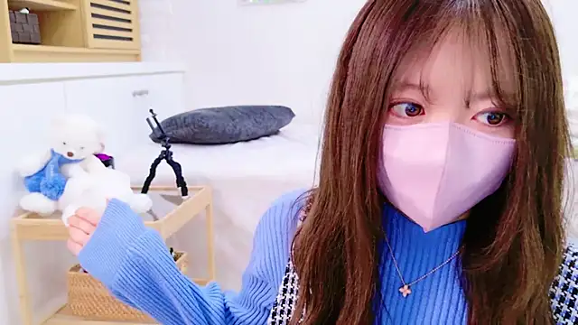 Snapshot of yuki-chi chatting on 12/17/24, 02:00 yuki-chi online show from 12/17/24, 02:00