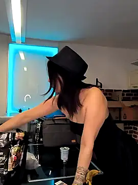 Linalicious online show from 02/06/25, 07:45