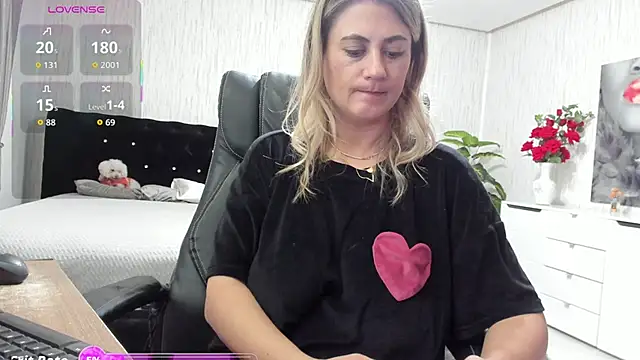 KattyeFox online show from 11/27/25, 10:45