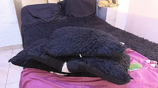 ximenawilliamss online show from 12/20/25, 12:07