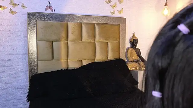 ximenawilliamss online show from 12/21/25, 10:39