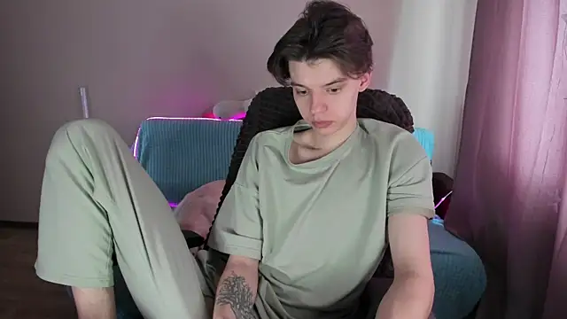 Liam sexy1 online show from 03/20/25, 08:20