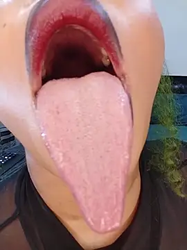 Snapshot of Sugartonguexx chatting on 03/03/26, 07:09 Sugartonguexx online show from 03/03/26, 07:09