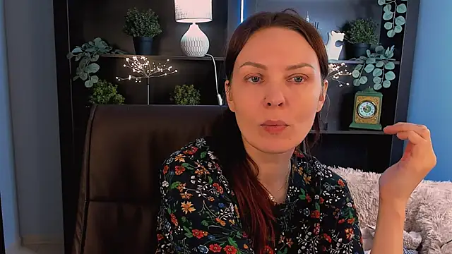 Snapshot of VandaRossi chatting on 11/15/25, 09:50 VandaRossi online show from 11/15/25, 09:50