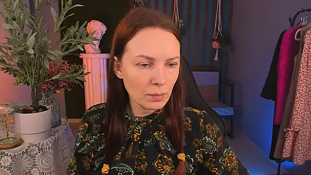 Snapshot of VandaRossi chatting on 11/22/25, 09:41 VandaRossi online show from 11/22/25, 09:41