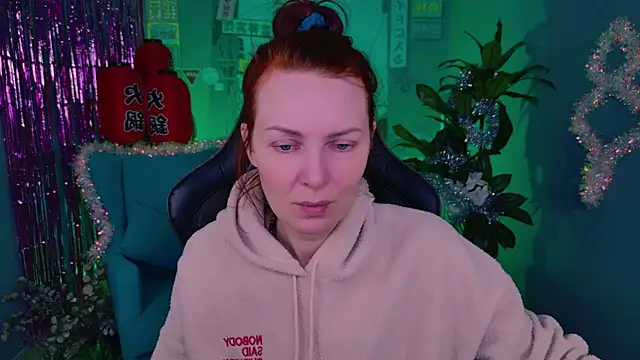 Snapshot of VandaRossi chatting on 12/14/25, 09:47 VandaRossi online show from 12/14/25, 09:47