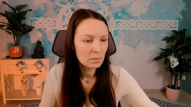 Snapshot of VandaRossi chatting on 12/22/25, 08:11 VandaRossi online show from 12/22/25, 08:11