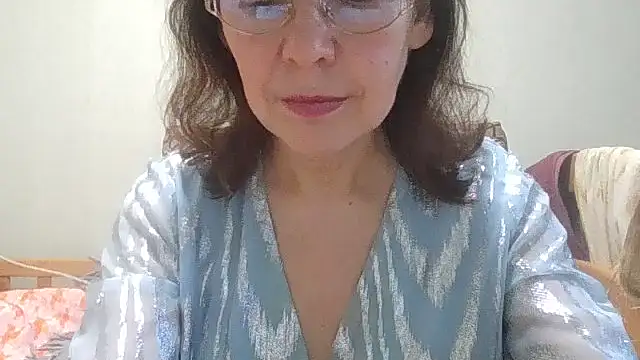 HollyJewel online show from 04/28/26, 04:34