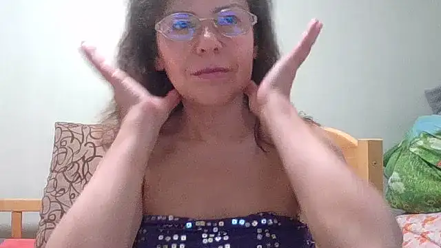 Snapshot of HollyJewel chatting on 07/24/26, 05:33 HollyJewel online show from 07/24/26, 05:33