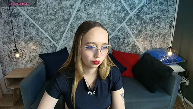 Liaroberts1 online show from 06/04/26, 02:01
