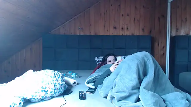 BoeseMoni1998 online show from 02/14/25, 12:57