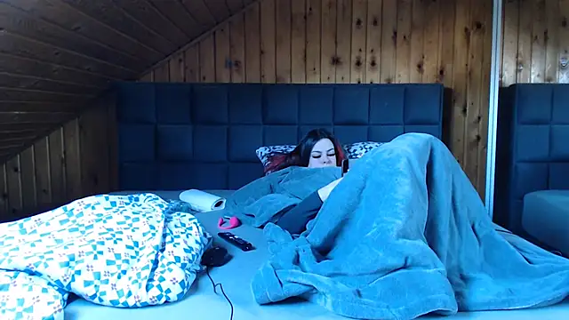 BoeseMoni1998 online show from 02/18/25, 12:17