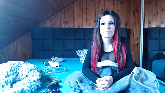 BoeseMoni1998 online show from 02/25/25, 10:37