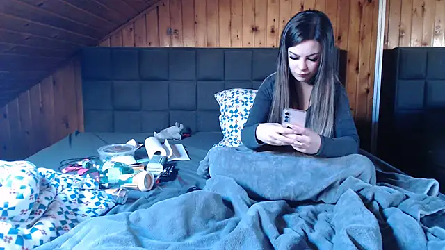 BoeseMoni1998 online show from 03/22/25, 08:18