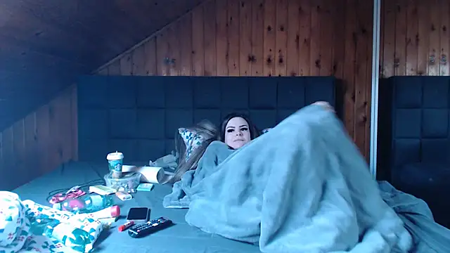 BoeseMoni1998 online show from 03/23/25, 06:37