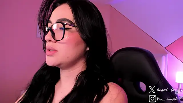 Snapshot of angeel_fox chatting on 02/08/26, 06:17 angeel fox online show from 02/08/26, 06:17