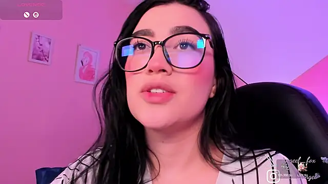 Snapshot of angeel_fox chatting on 02/14/26, 06:54 angeel fox online show from 02/14/26, 06:54