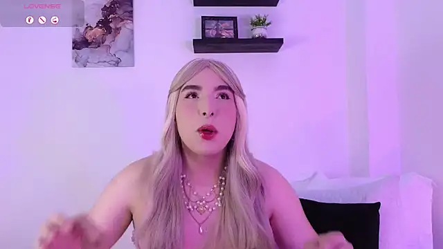 Snapshot of meloddysky chatting on 02/03/25, 12:25 meloddysky online show from 02/03/25, 12:25