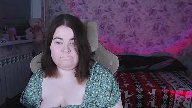 Estelle Hicks online show from 03/09/26, 06:34