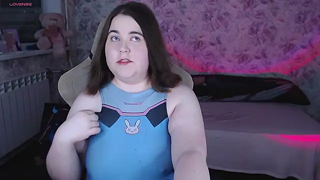 Estelle Hicks online show from 03/30/26, 06:42