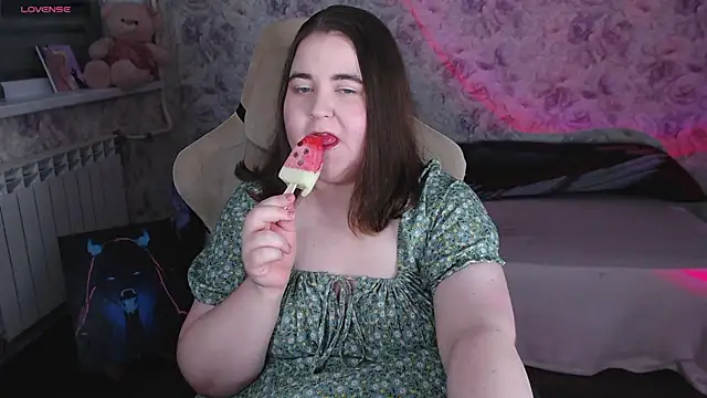 Estelle Hicks online show from 06/01/26, 07:04