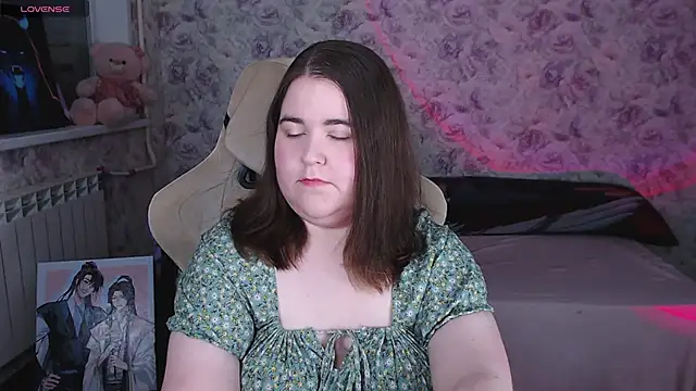 Estelle Hicks online show from 06/05/26, 07:08