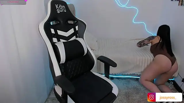 Victoryyy  online show from 09/19/25, 07:14