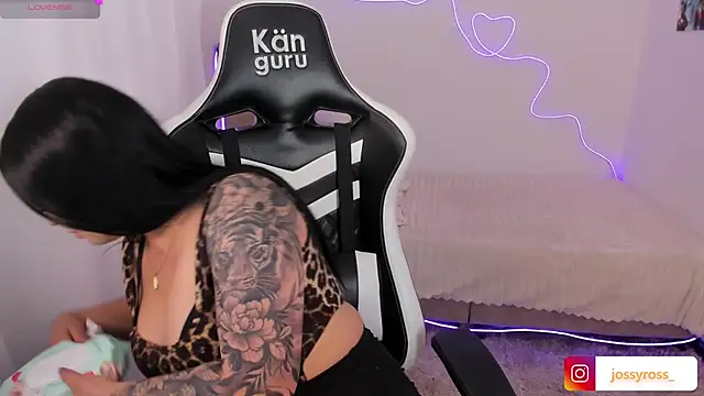 Victoryyy  online show from 09/25/25, 06:00