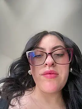 Snapshot of KatteWise chatting on 07/16/26, 04:35 KatteWise online show from 07/16/26, 04:35