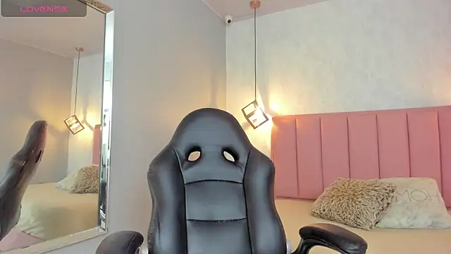 SUNNYCYRUS online show from 02/19/26, 12:34