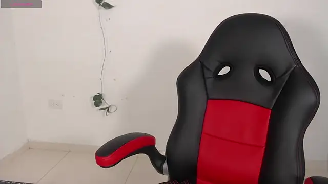 Snapshot of evelin_999_ chatting on 01/05/25, 02:08 evelin 999 online show from 01/05/25, 02:08