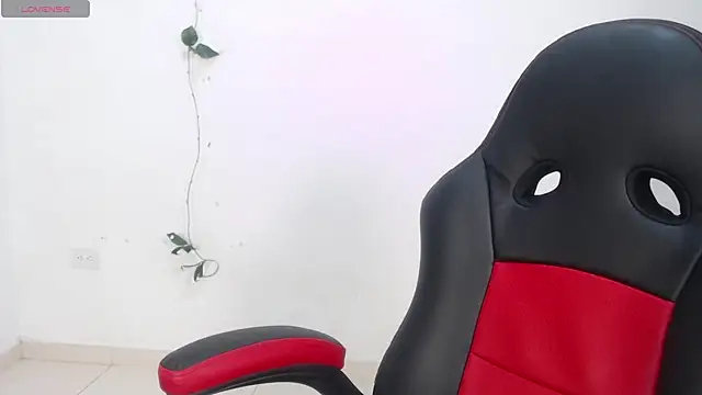 Snapshot of evelin_999_ chatting on 01/19/25, 11:43 evelin 999 online show from 01/19/25, 11:43