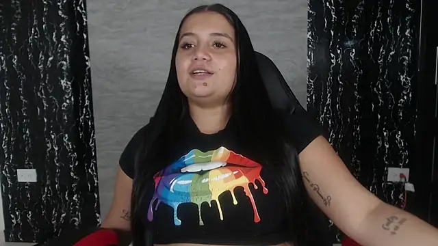 Snapshot of evelin_999_ chatting on 03/02/25, 08:07 evelin 999 online show from 03/02/25, 08:07