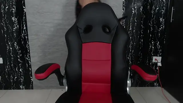 Snapshot of evelin_999_ chatting on 03/15/25, 10:00 evelin 999 online show from 03/15/25, 10:00